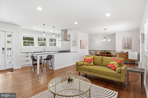 2204 Shiver Dr, ALEXANDRIA, VA, 22307-1637 | Card Image