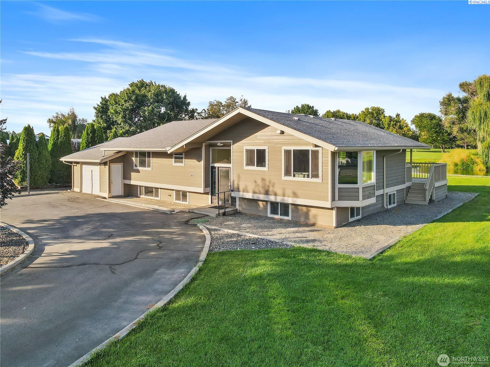 Hummingbird Dr, Othello, WA 99344