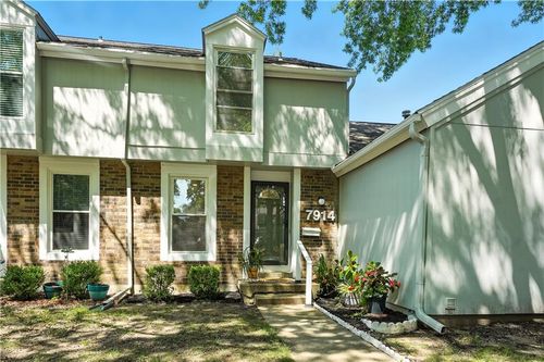 7914 Colony Ln, Lenexa, KS, 66215-2715 | Card Image