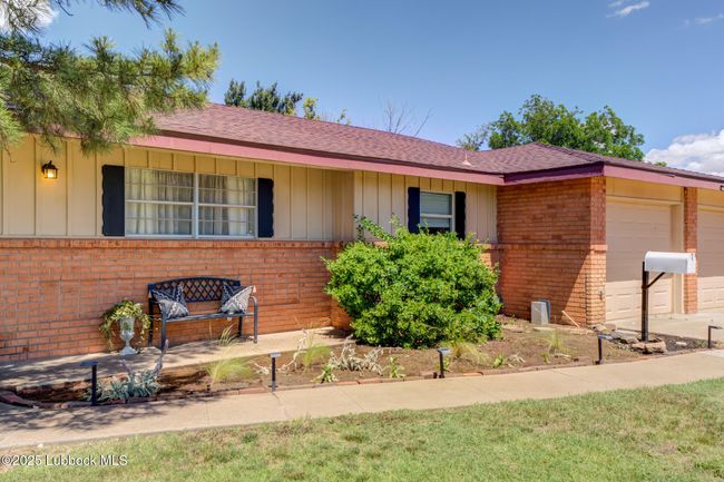 1205 Garland St, House other with 4 bedrooms, 3 bathrooms and null parking in Plainview TX | Image 4