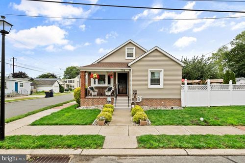 736 Cheston Ave, BRISTOL, PA, 19007-6004 | Card Image