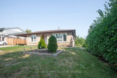 516 Woodward Ave, House other with 3 bedrooms, 2 bathrooms and 6 parking in Milton ON | Image 1