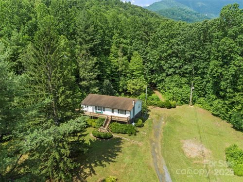 50 Kaesler Ln, Burnsville, NC, 28714-4990 | Card Image