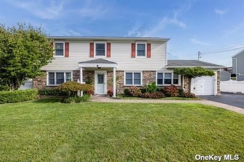 8 Hilary Drive, Bayville, NY, 11709 | Card Image