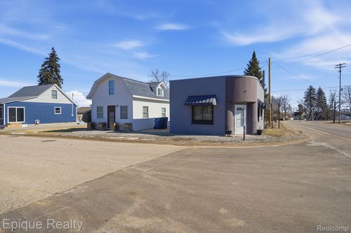 109 Norris St, Houghton Lake Heights, MI, 48630-5064 | Card Image