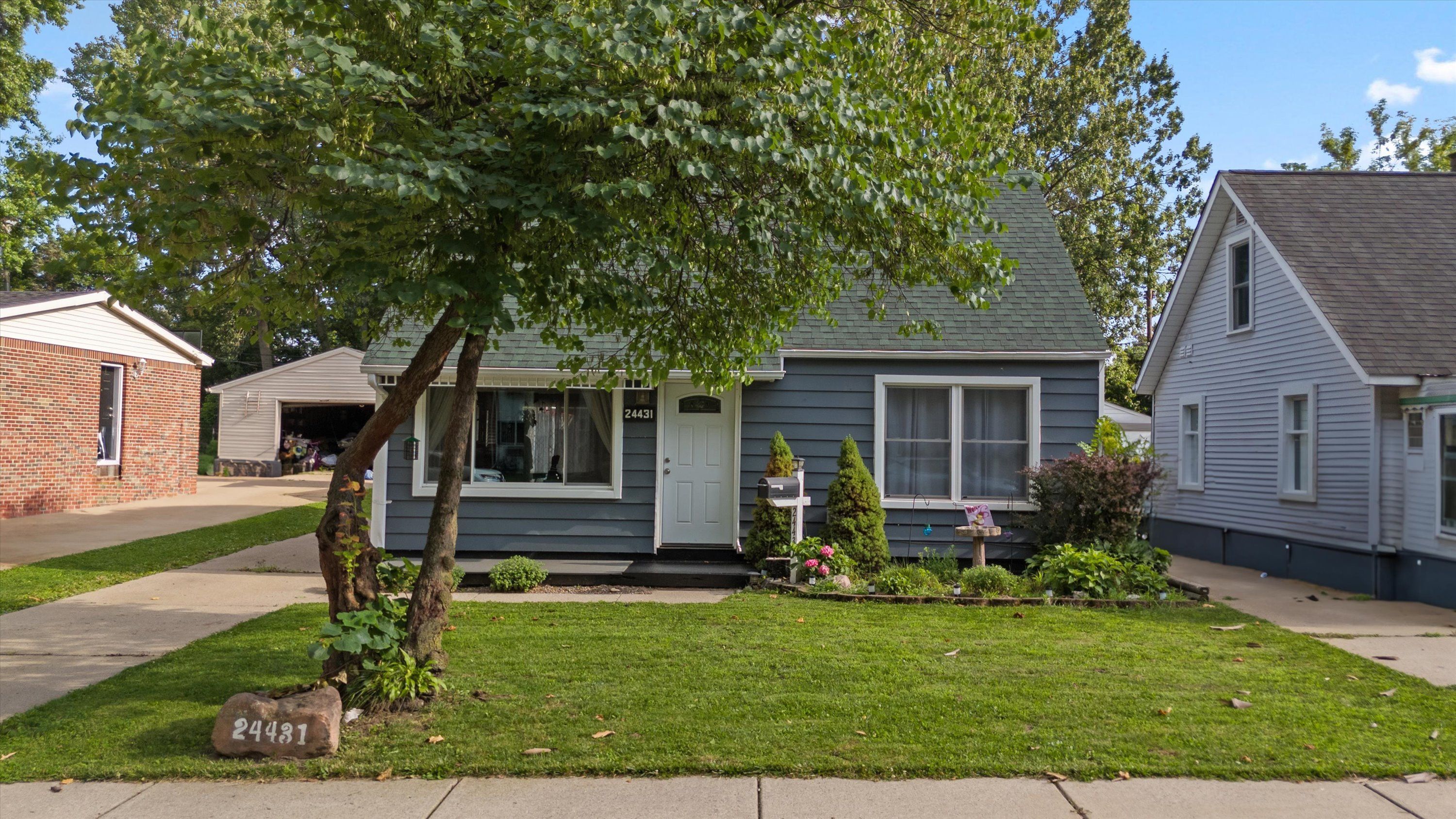Haskell St, Taylor, MI 48180
