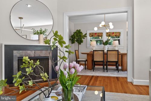 745 26th St S, ARLINGTON, VA, 22202-2401 | Card Image
