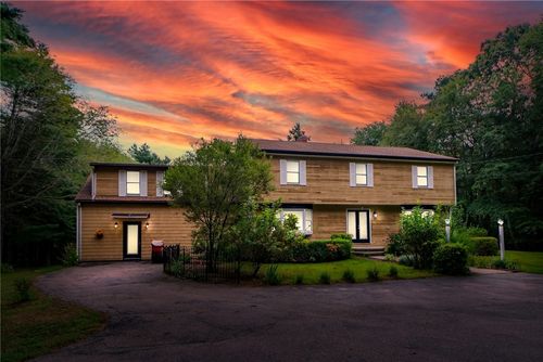35 Job Dr, Richmond, RI, 02892-1022 | Card Image