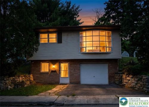 57 W Garibaldi Ave, Nesquehoning, PA, 18240-1012 | Card Image