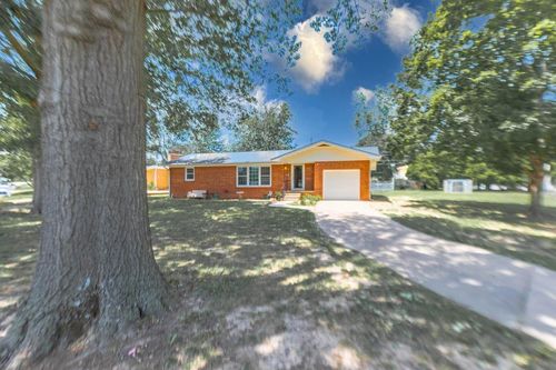 232 Greenway Rd, Arkansas City, KS, 67005-3813 | Card Image