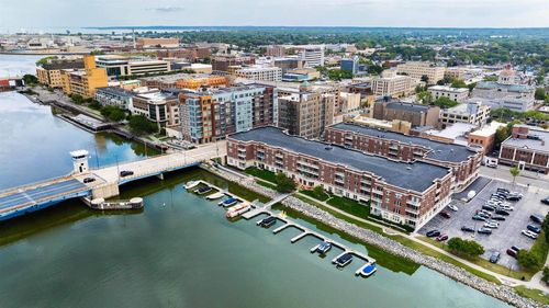 a334-118 S Washington A334 Street, GREEN BAY, WI, 54301 | Card Image