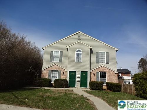 1221 W Whitehall St, Allentown, PA, 18102-1142 | Card Image