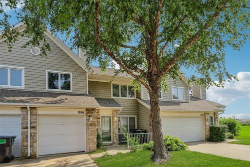 806-811 Burr Oaks Dr, West Des Moines, IA, 50266-6661 | Card Image