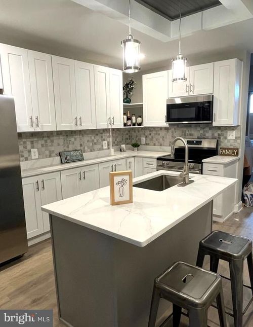 402 W 28th St, BALTIMORE, MD, 21211-3026 | Card Image
