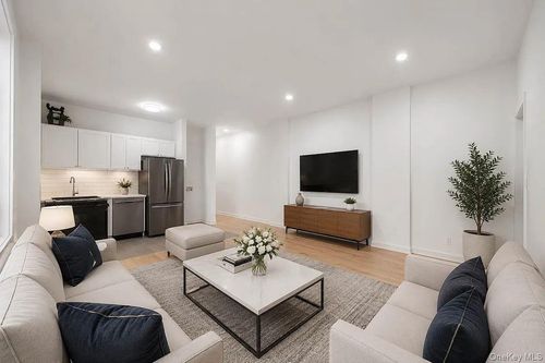 302-160 Wadsworth Ave, New York, NY, 10033-3870 | Card Image