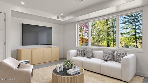 29 Chestnut Rd, Richmond, MA, 01254 | Card Image