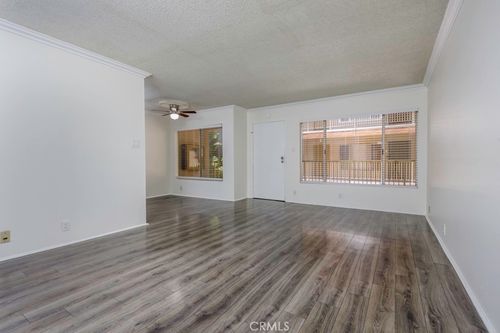 206-545 Chestnut Ave, Long Beach, CA, 90802-2915 | Card Image