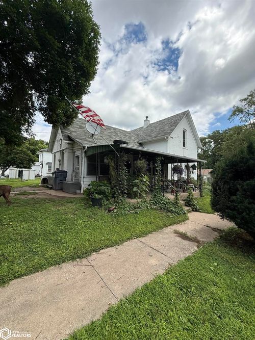 1433 S 6th St, Burlington, IA, 52601-6306 | Card Image