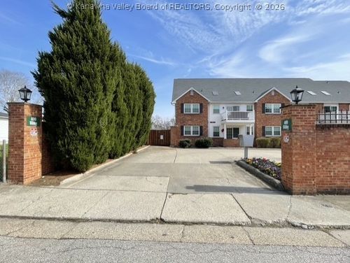 apt-d-400 Bibby St, Charleston, WV, 25301-1151 | Card Image