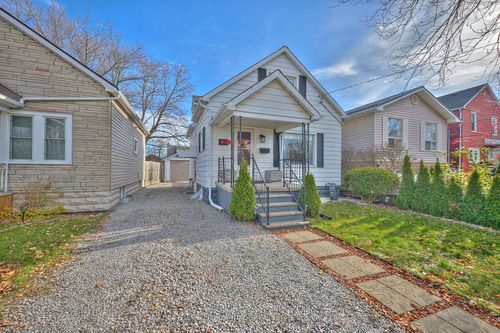 38 Wallace Ave S, Welland, ON, L3B1R5 | Card Image