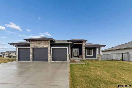 11207 N 170th St, Bennington, NE, 68007-5066 | Card Image