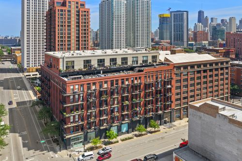 519-616 W Fulton St, Chicago, IL, 60661-1268 | Card Image