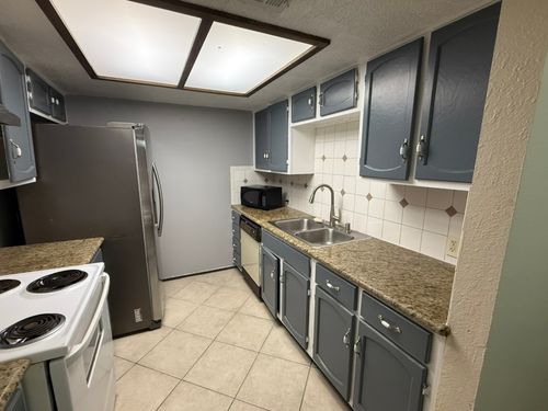 907 E Meadowmere Ln, Austin, TX, 78758-5807 | Card Image