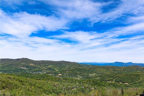 2513-303 Sugar Top Dr, Sugar Mountain, NC, 28604-8741 | Card Image