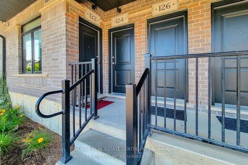 122 Wheat Lane, Kitchener, ON, N2R0R4 | Card Image