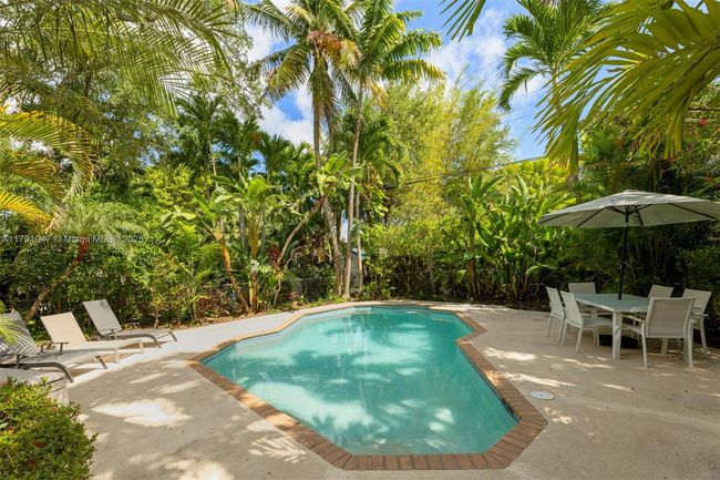 7920 Sw 132 Nd St, House other with 3 bedrooms, 2 bathrooms and null parking in Pinecrest FL | Image 17