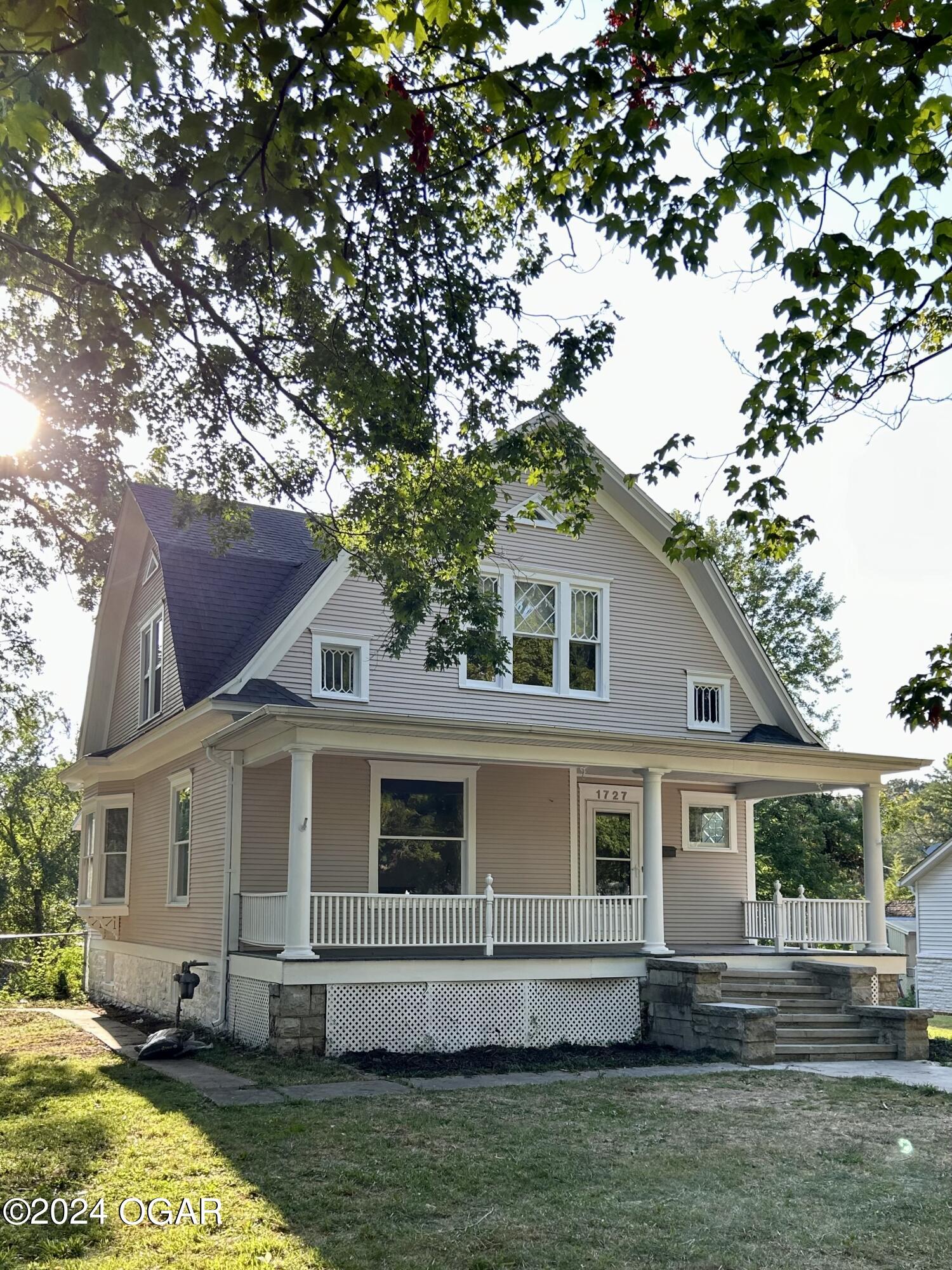 Garrison Ave, Carthage, MO 64836
