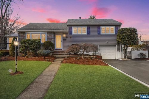 715 Bush Pl, Paramus, NJ, 07652-4005 | Card Image