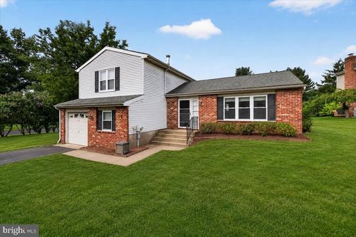 3 Willow Ct, NEWTOWN, PA, 18940-1469 | Card Image