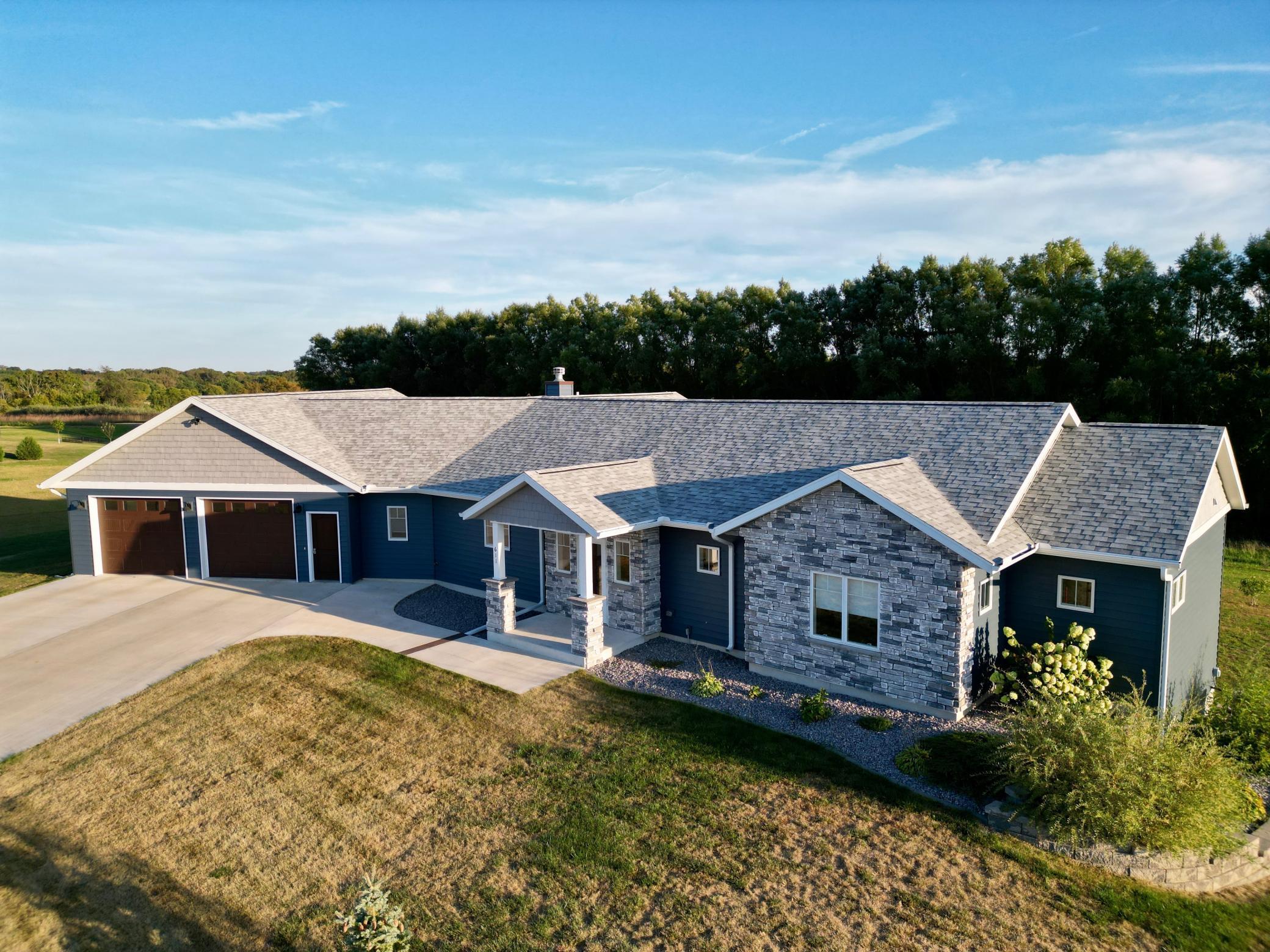 Garden St, Springfield, MN 56087