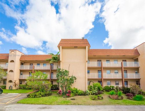 105-8951 Sunrise Lakes Blvd, Sunrise, FL, 33322-6072 | Card Image