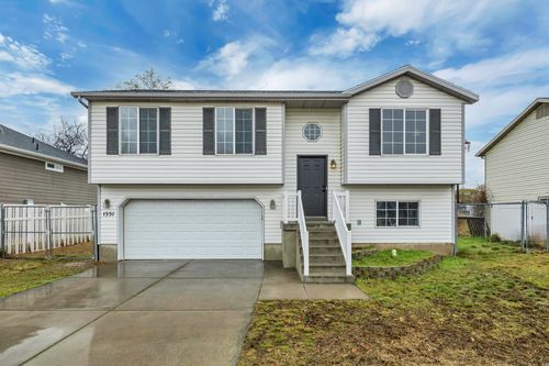 1551 W 2050 N, Clinton, UT, 84015-8311 | Card Image