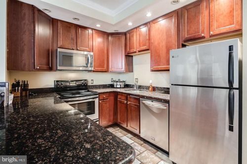 208-627 N 18th St, PHILADELPHIA, PA, 19130-3345 | Card Image