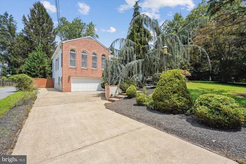 13601 Valley Dr, ROCKVILLE, MD, 20850-3657 | Card Image