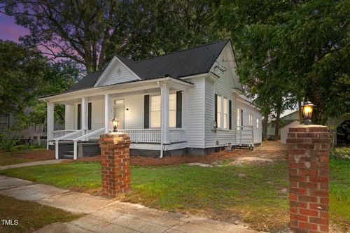 109 E Grainger Ave, Kinston, NC, 28501-3901 | Card Image