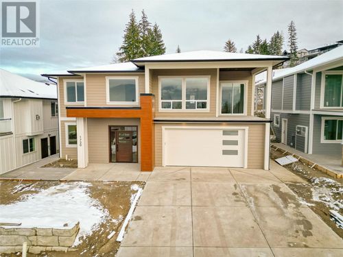 1720 9 St Se, Salmon Arm, BC, V1E0G9 | Card Image