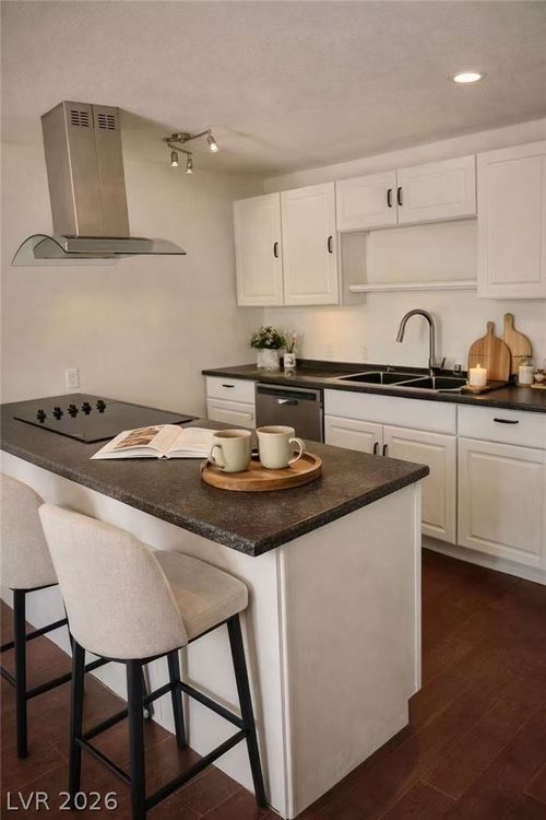 unit-14-3712 Royal Crest St, Las Vegas, NV, 89119-7004 | Card Image