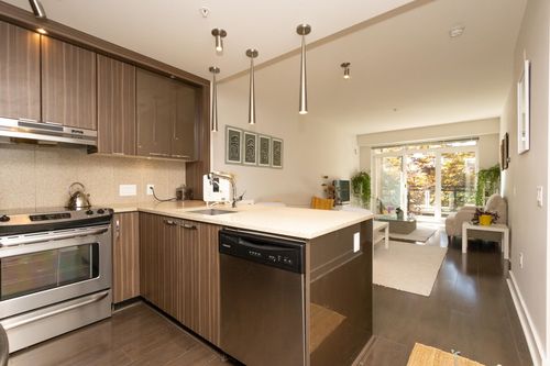 310-733 W 14th St, North Vancouver, BC, V7M0C6 | Card Image