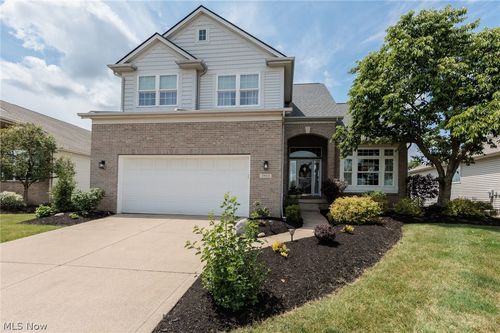 3933 Hedgewood Dr, Medina, OH, 44256-6522 | Card Image