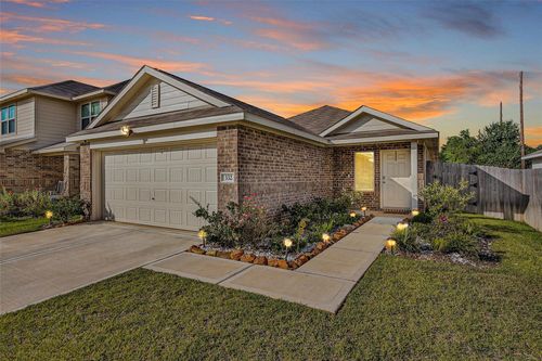 332 Riverwood Village Ln, Sealy, TX, 77474-2477 | Card Image