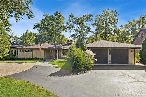 16280 W Woodbine Cir, Vernon Hills, IL, 60061-4109 | Card Image