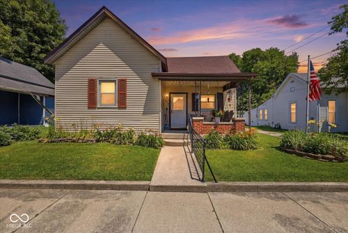 326 W Taylor St, Shelbyville, IN, 46176-1956 | Card Image