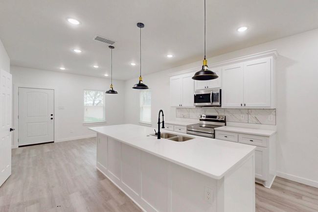A - 1213 Mill St, House other with 3 bedrooms, 3 bathrooms and null parking in Gainesville TX | Image 13