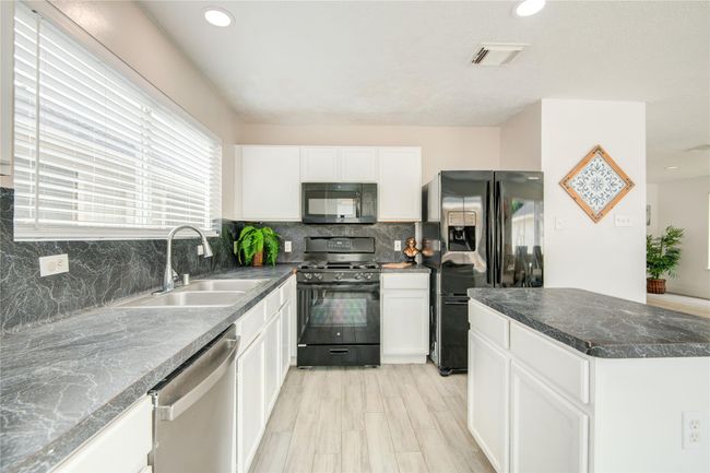10023 Farrell Dr, House other with 4 bedrooms, 3 bathrooms and 2 parking in Houston TX | Image 11