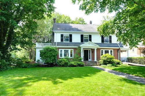 58 Bacon St, Winchester, MA, 01890-2602 | Card Image