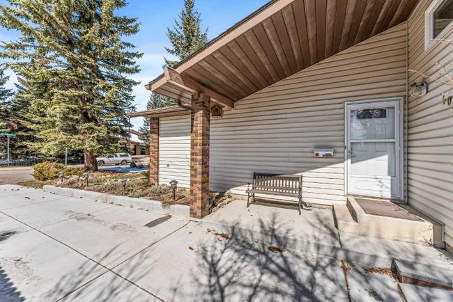 103 Silvergrove Place Nw, Home with 3 bedrooms, 1 bathrooms and 5 parking in Calgary AB | Image 3